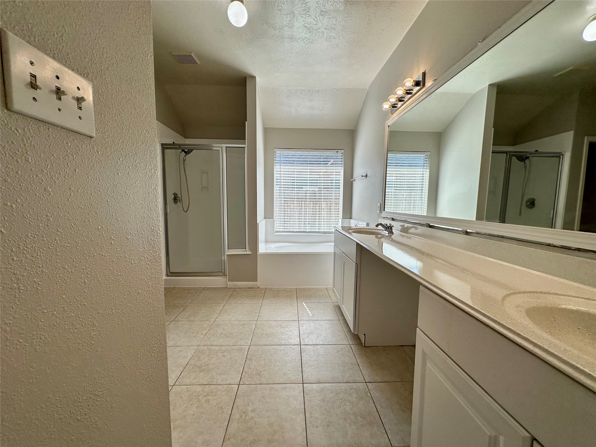 19011 Spring Meadows Lane Property Photo 27