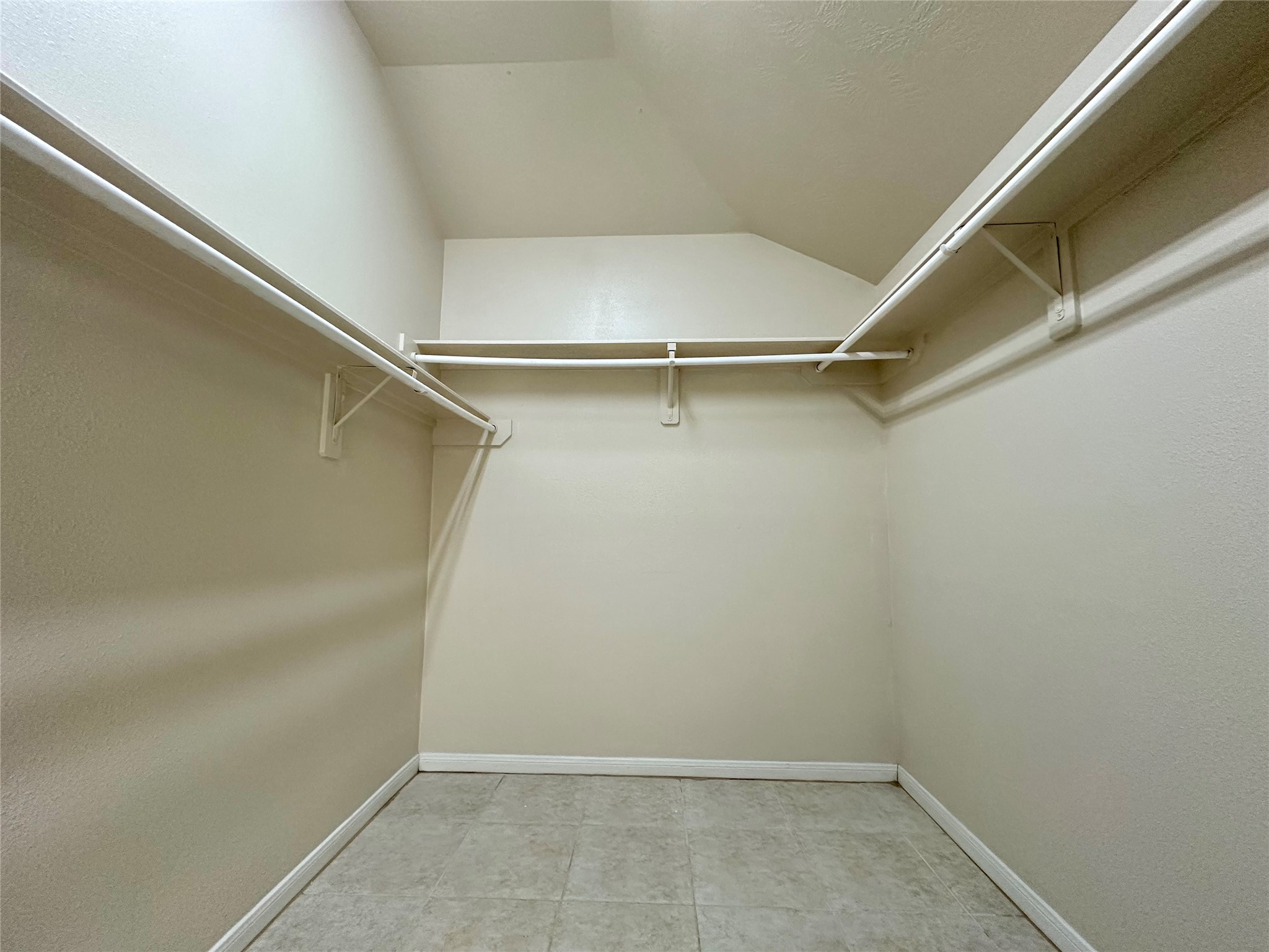 19011 Spring Meadows Lane Property Photo 32
