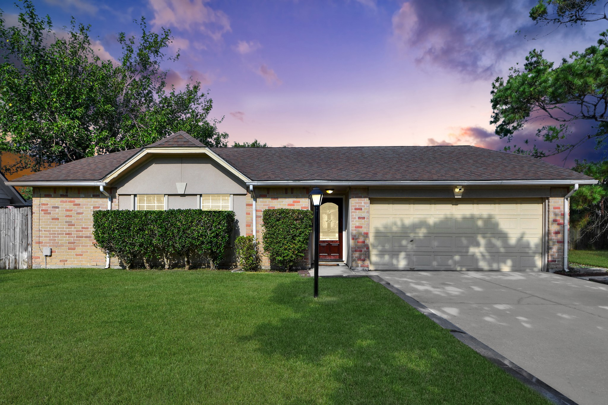 8407 Rivercross Road Property Photo 1