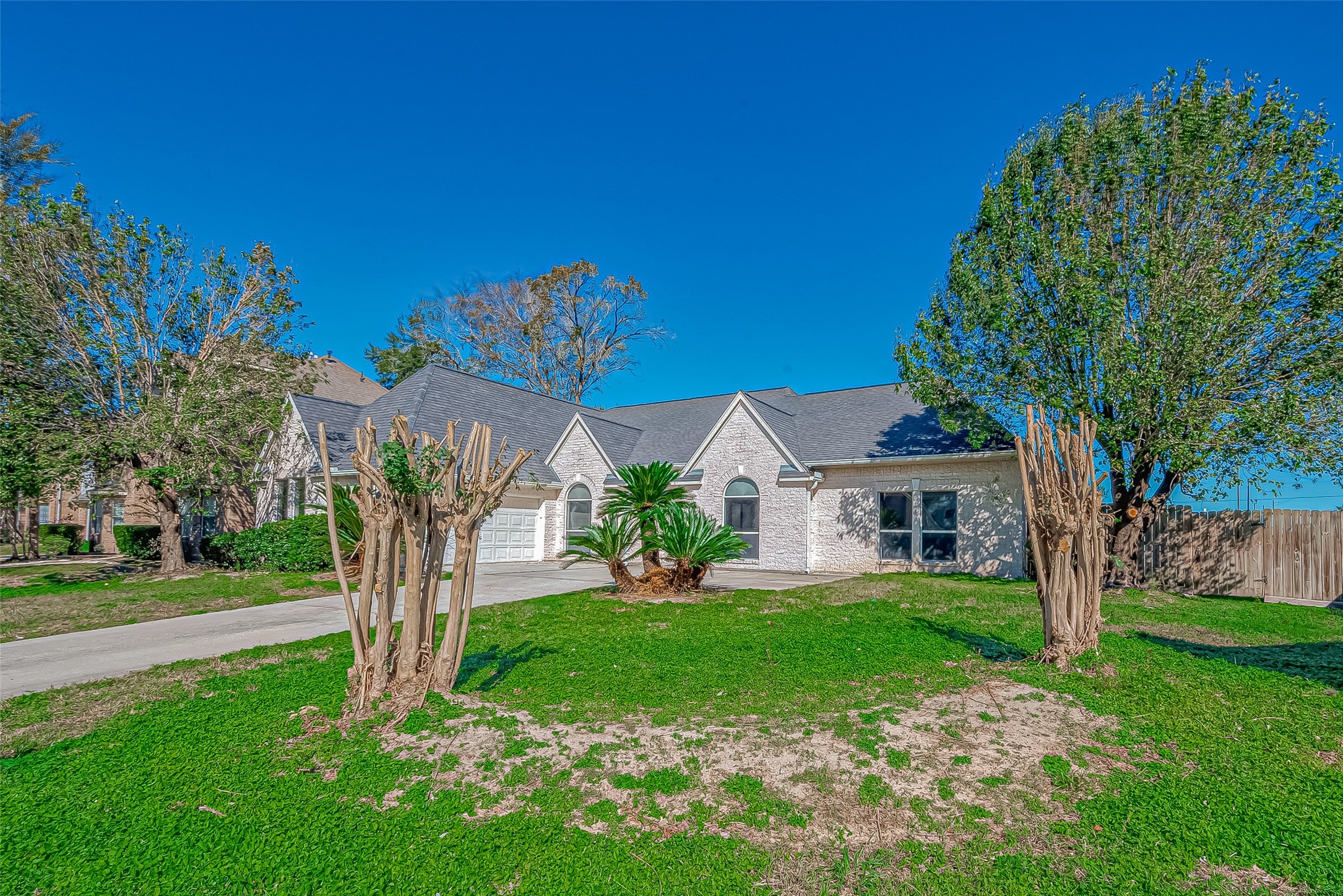 16002 Castletown Park Court Property Photo 3