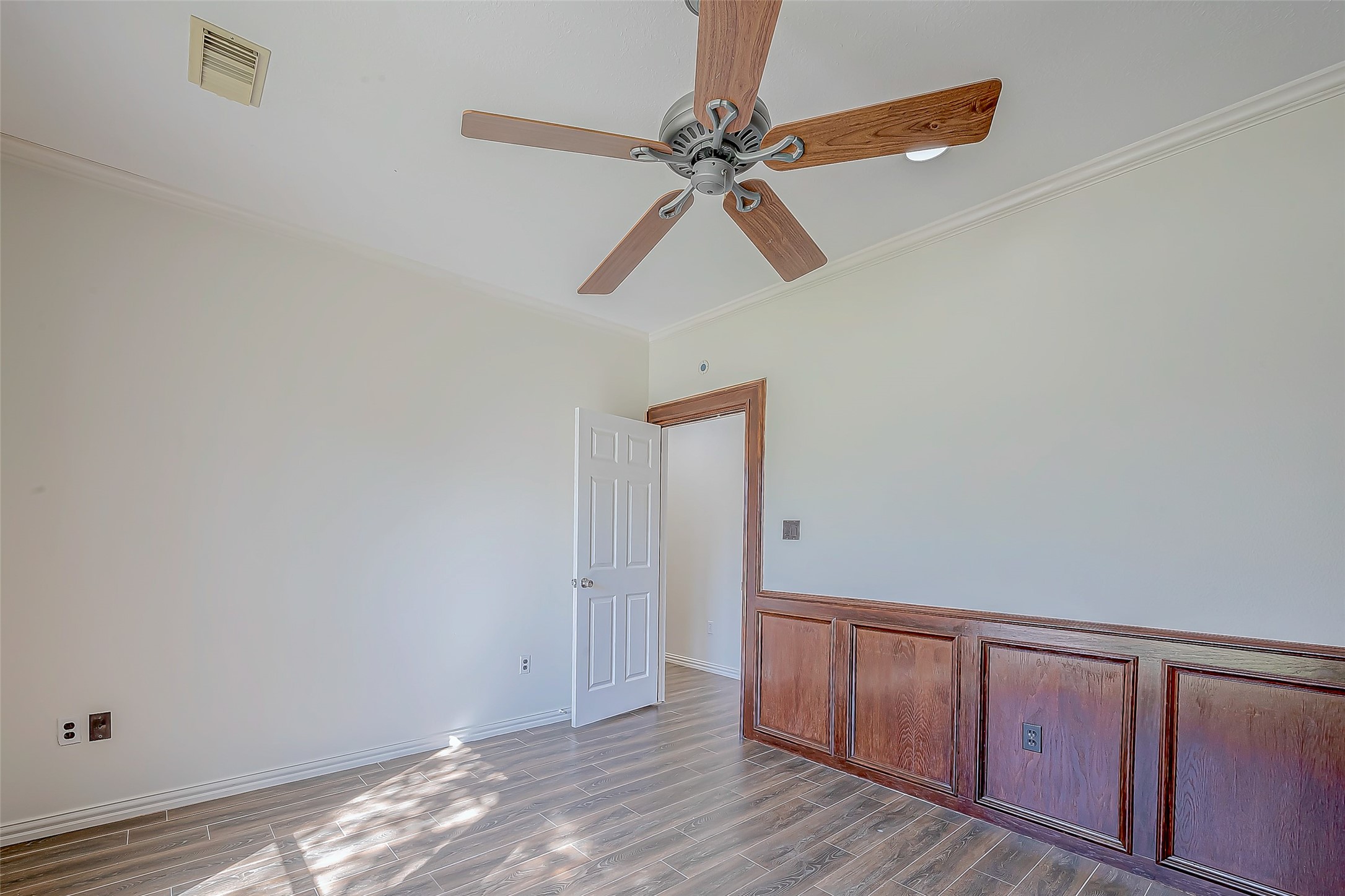 16002 Castletown Park Court Property Photo 26