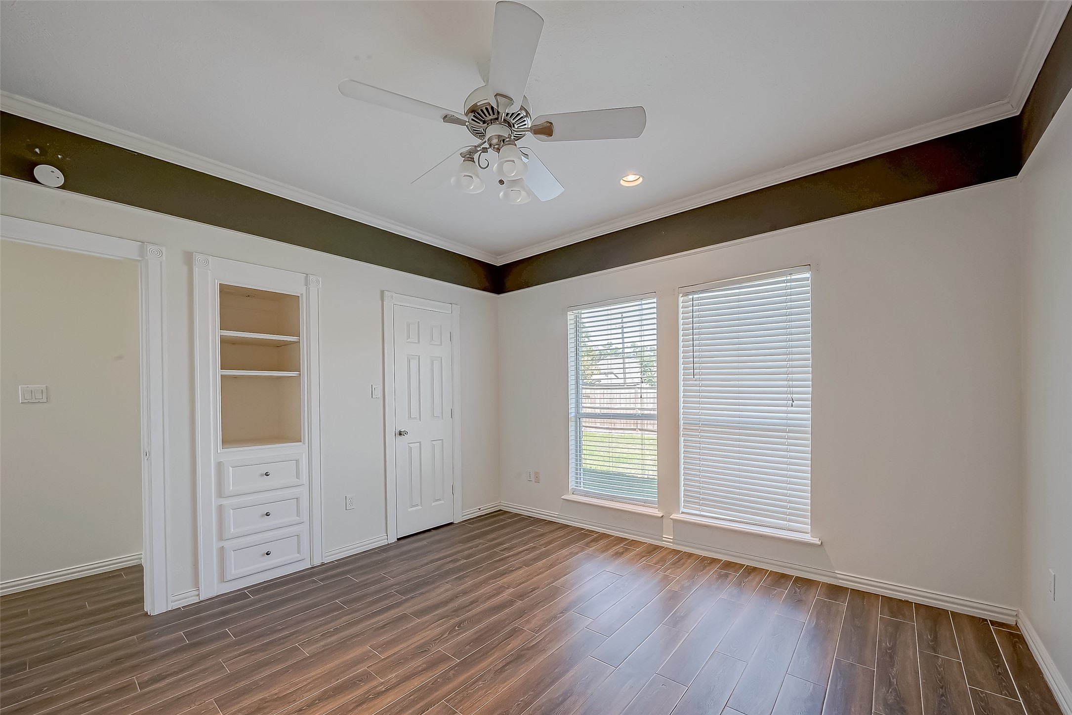 16002 Castletown Park Court Property Photo 32