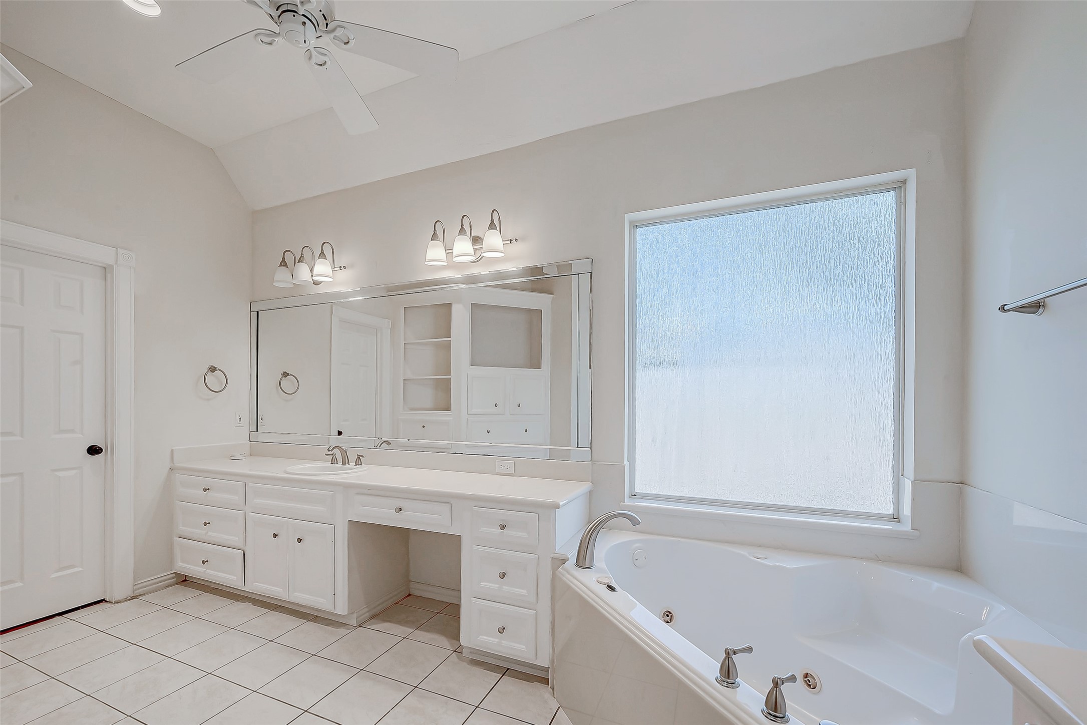 16002 Castletown Park Court Property Photo 35