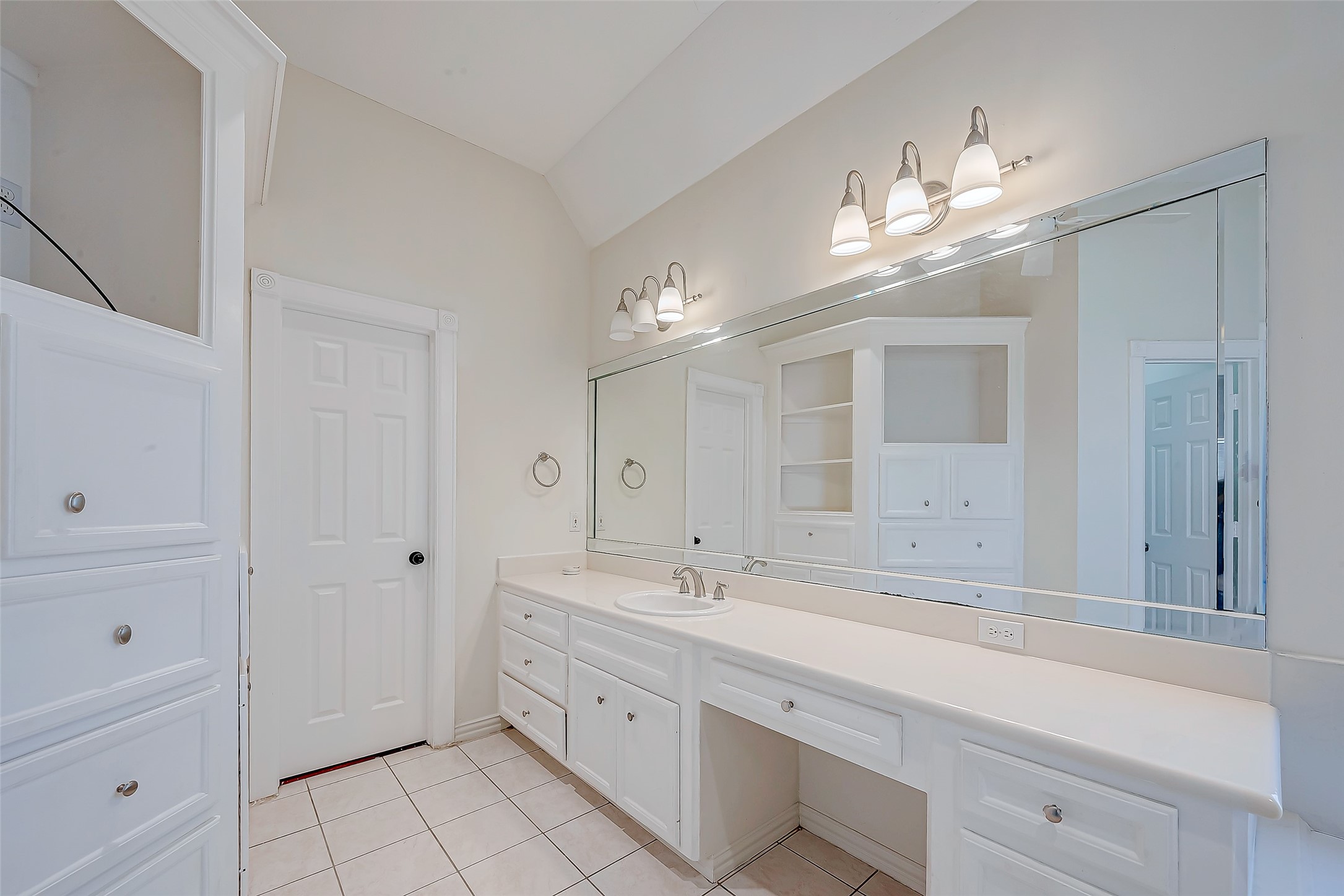 16002 Castletown Park Court Property Photo 36