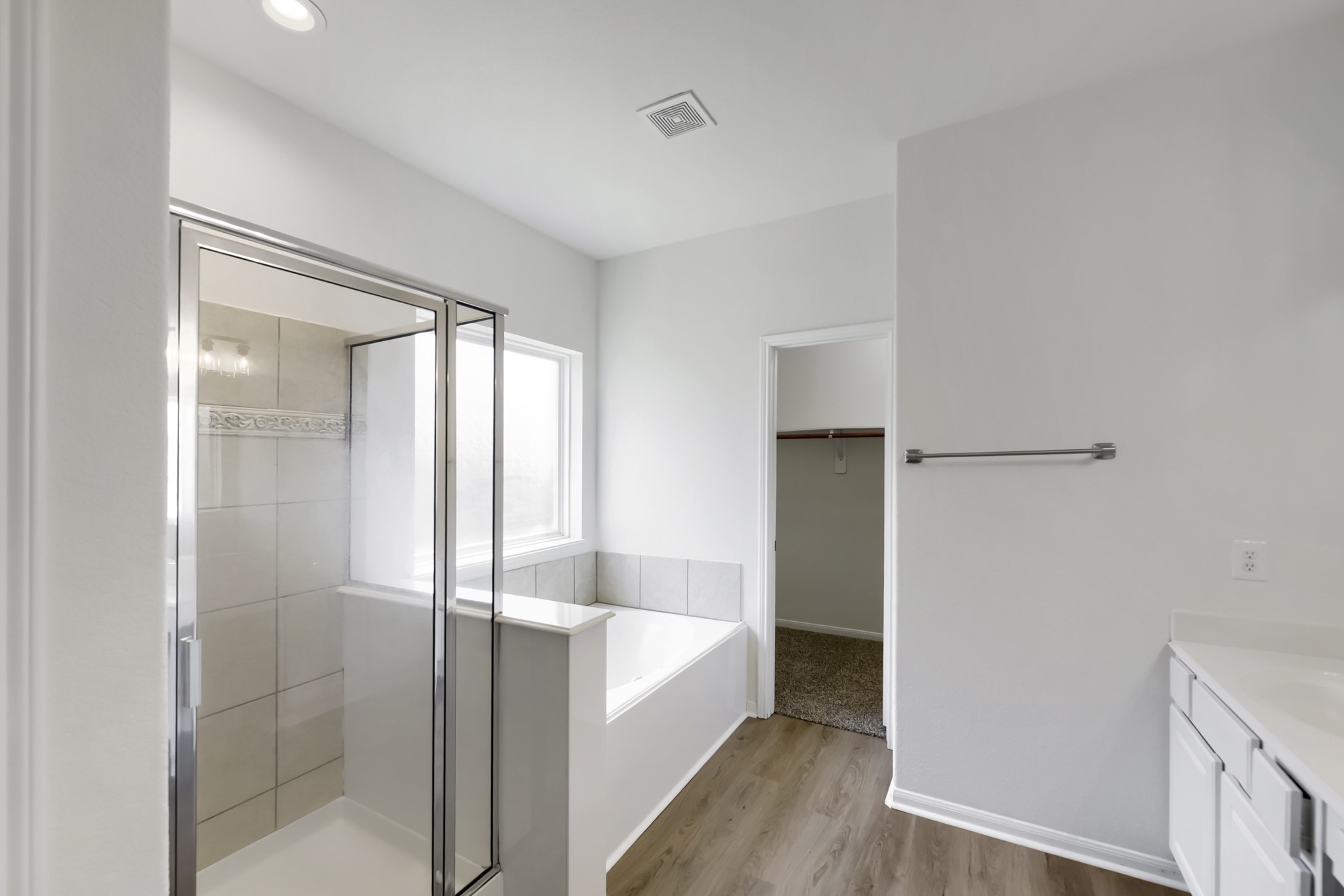 14527 Round Mountain Drive Property Photo 13