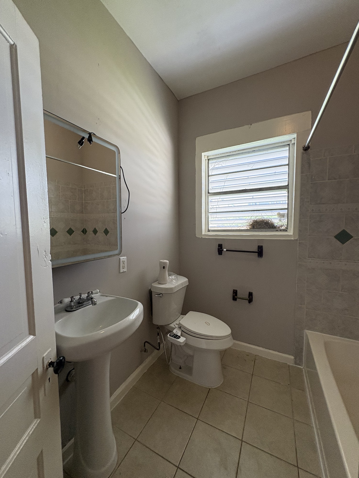 1213 28th St 2 Property Photo 22