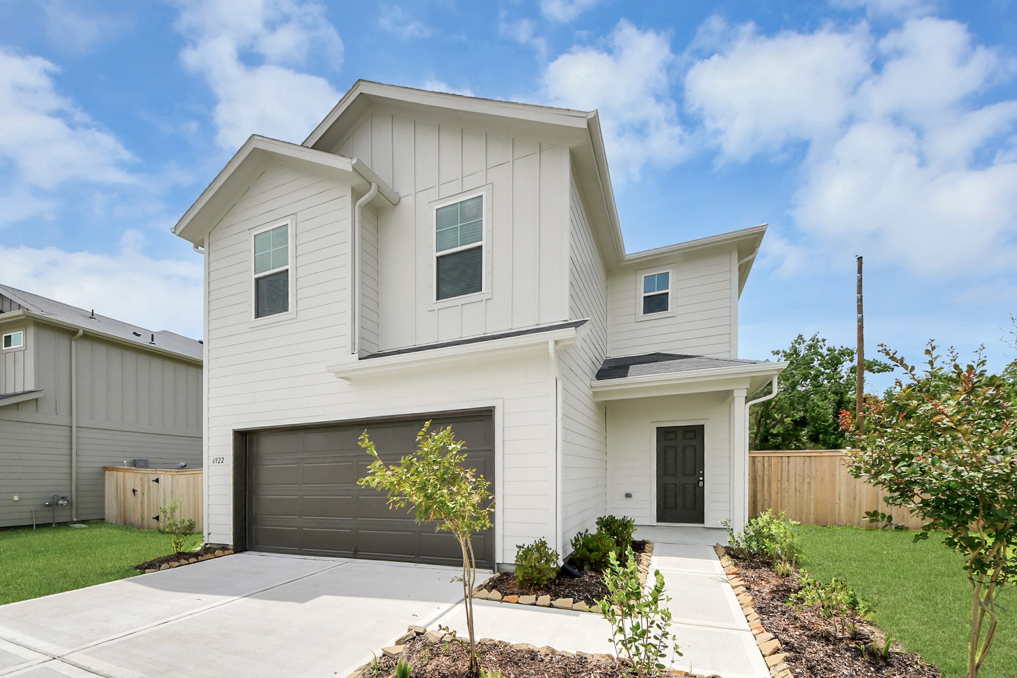 6922 Bens Landing Property Photo 2