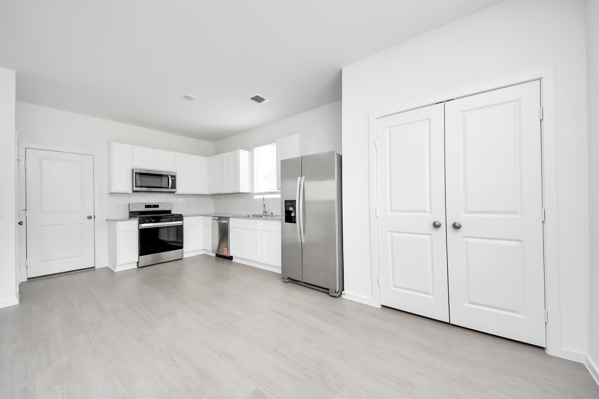 6922 Bens Landing Property Photo 6