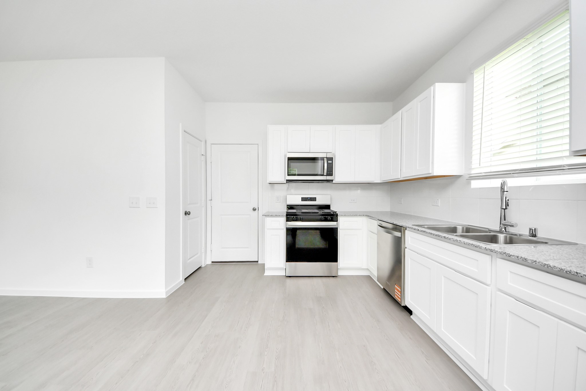 6922 Bens Landing Property Photo 12