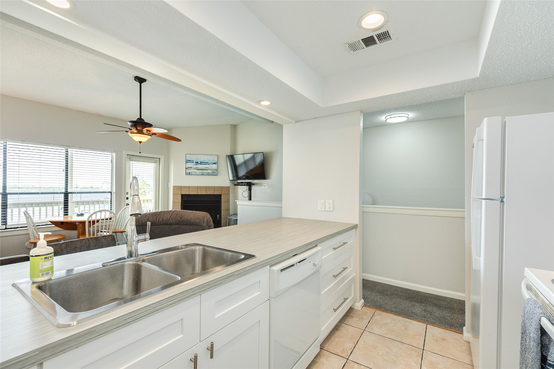 19 Dana Drive A Property Photo 8