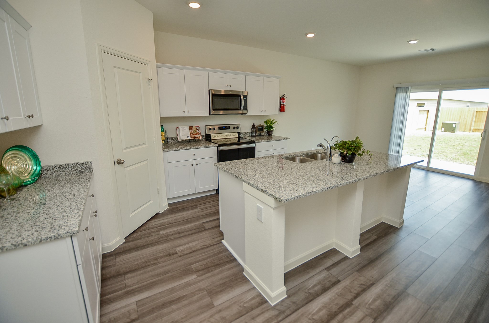 1025 Long Bay Ct Property Photo 11