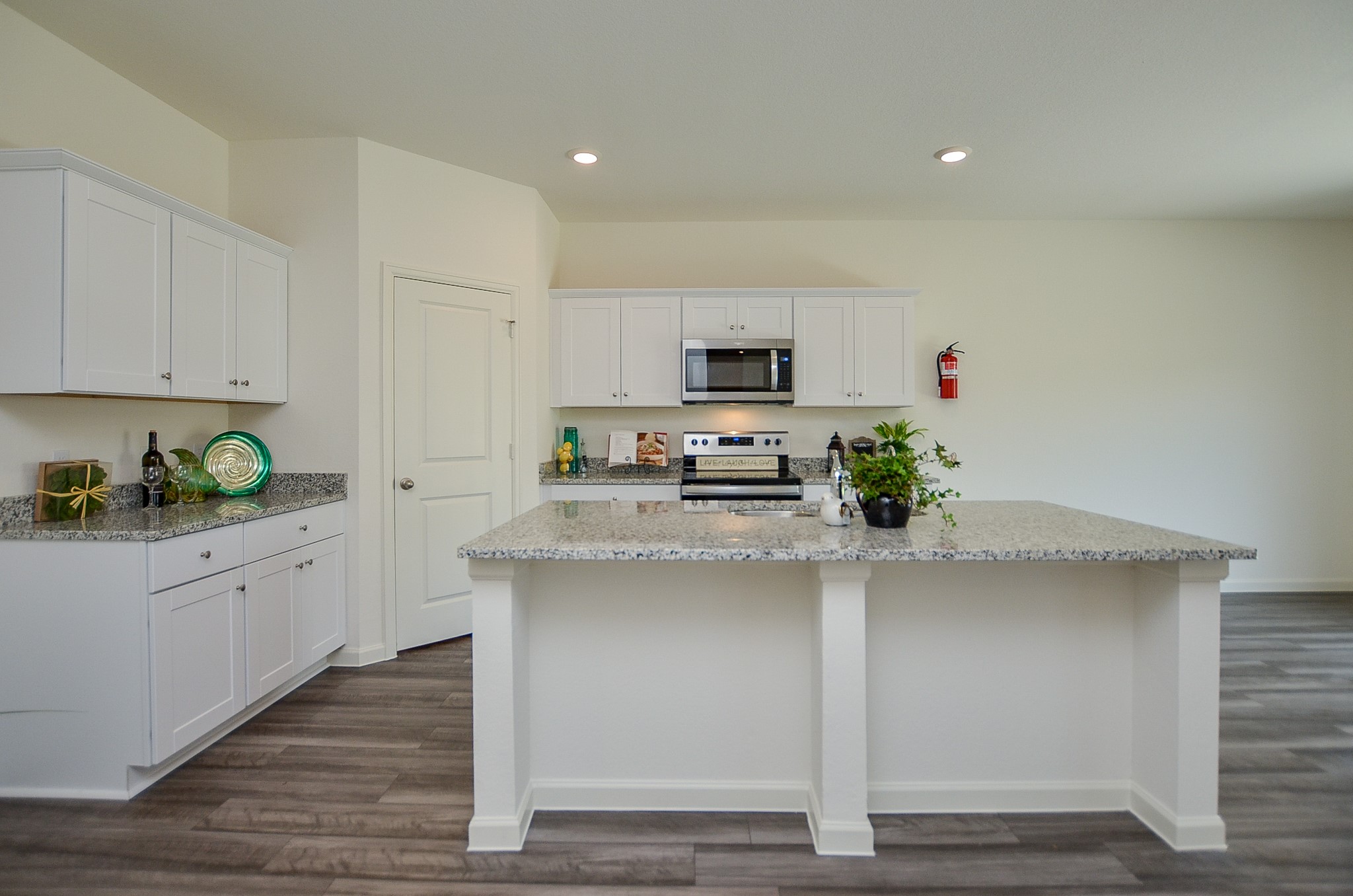 1025 Long Bay Ct Property Photo 12