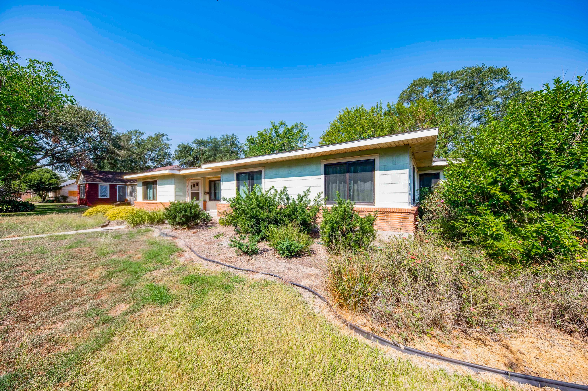 1002 Alvin Street Property Photo 1