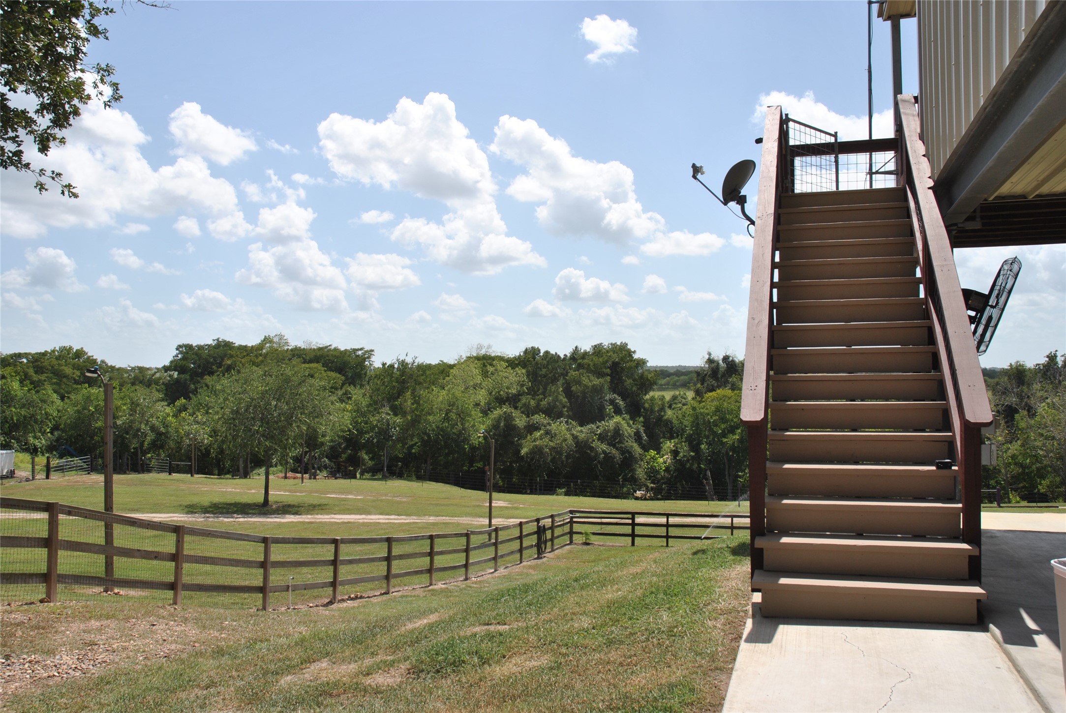 17377 Highway 87 N Property Photo 3