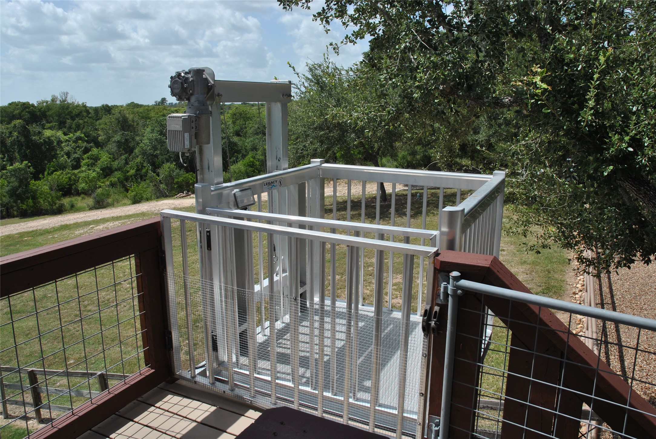 17377 Highway 87 N Property Photo 4