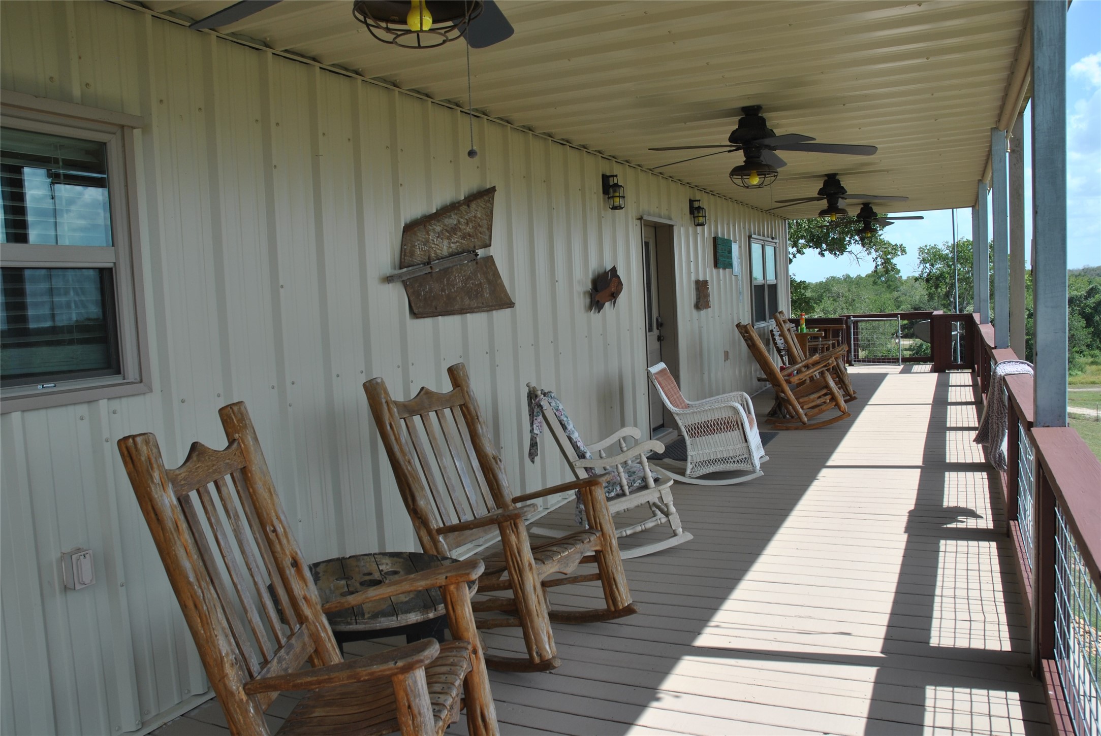 17377 Highway 87 N Property Photo 5