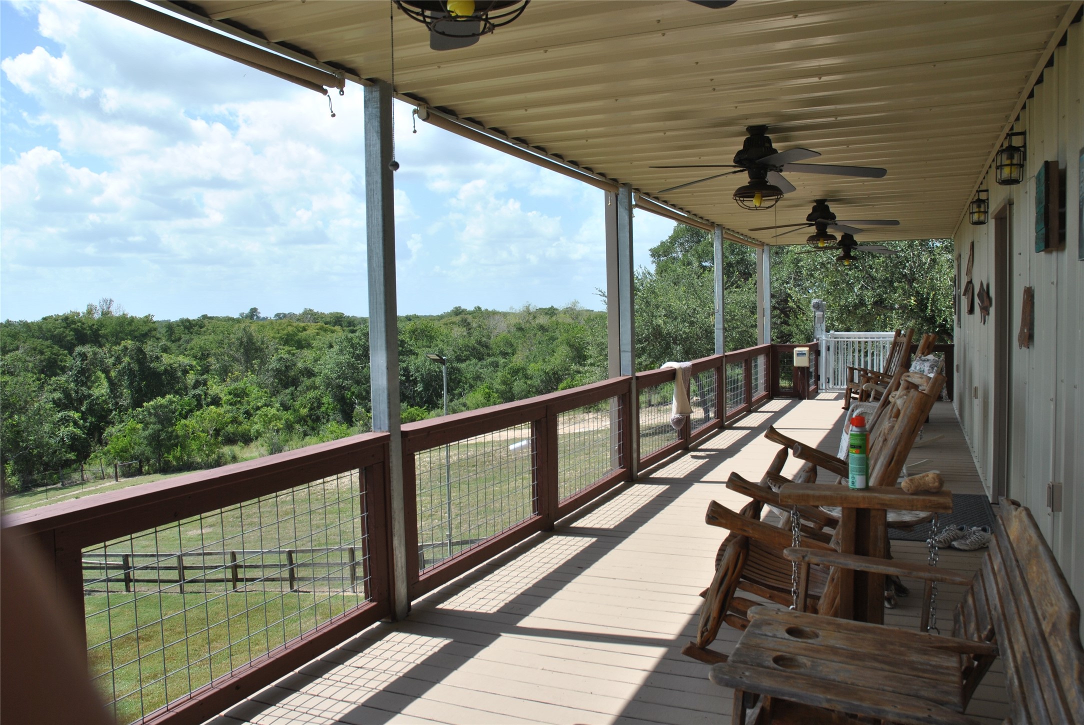17377 Highway 87 N Property Photo 6