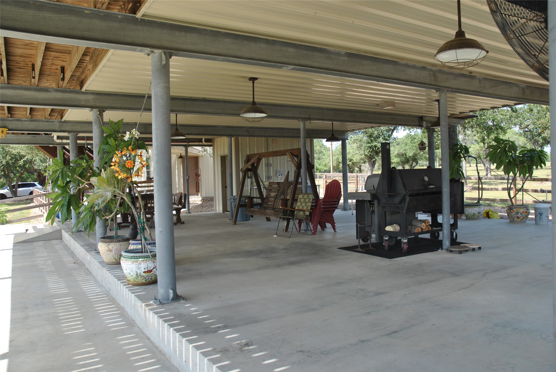 17377 Highway 87 N Property Photo 11