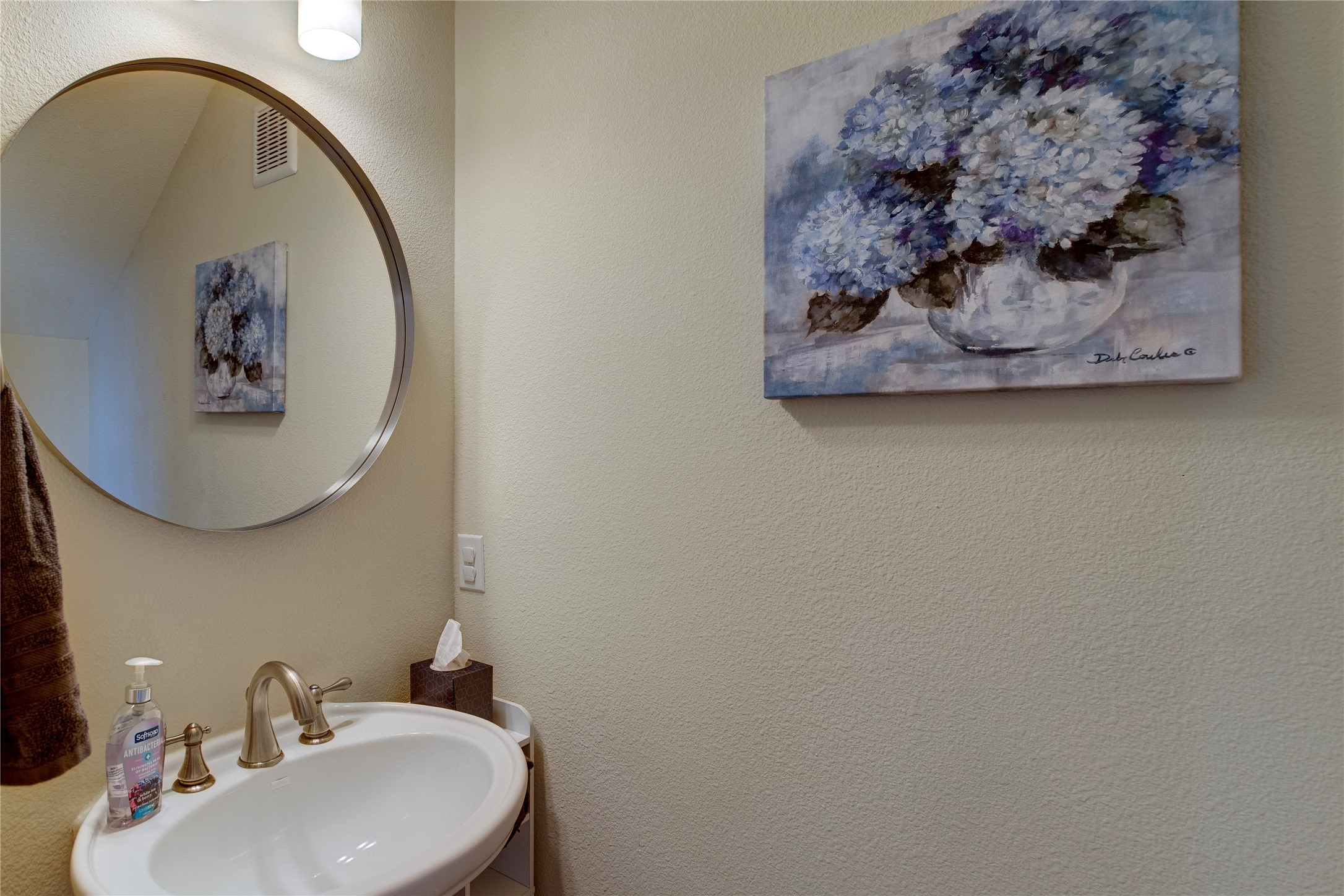 2216 Chenevert Street 11 Property Photo 20