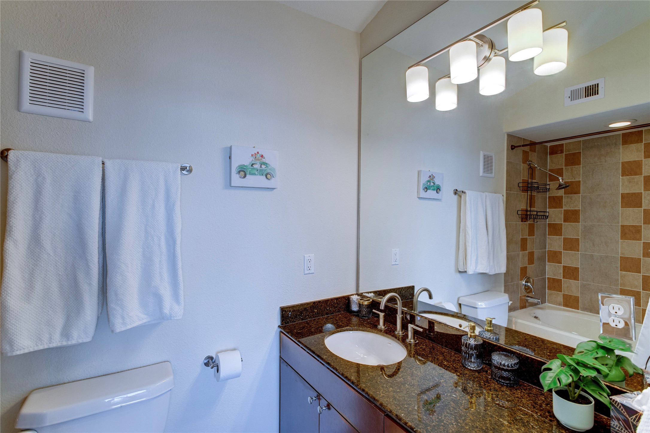 2216 Chenevert Street 11 Property Photo 26