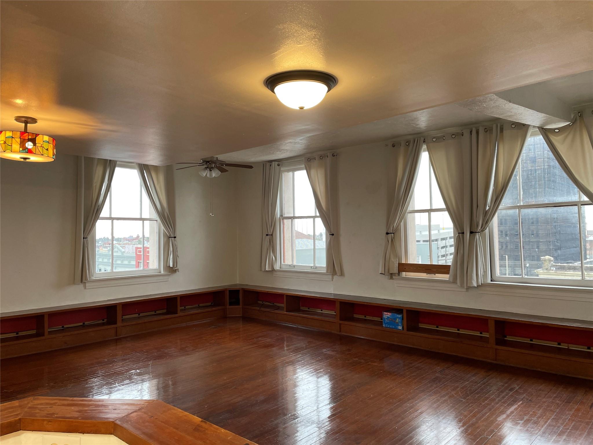 2104 Strand Street 4s Property Photo 6