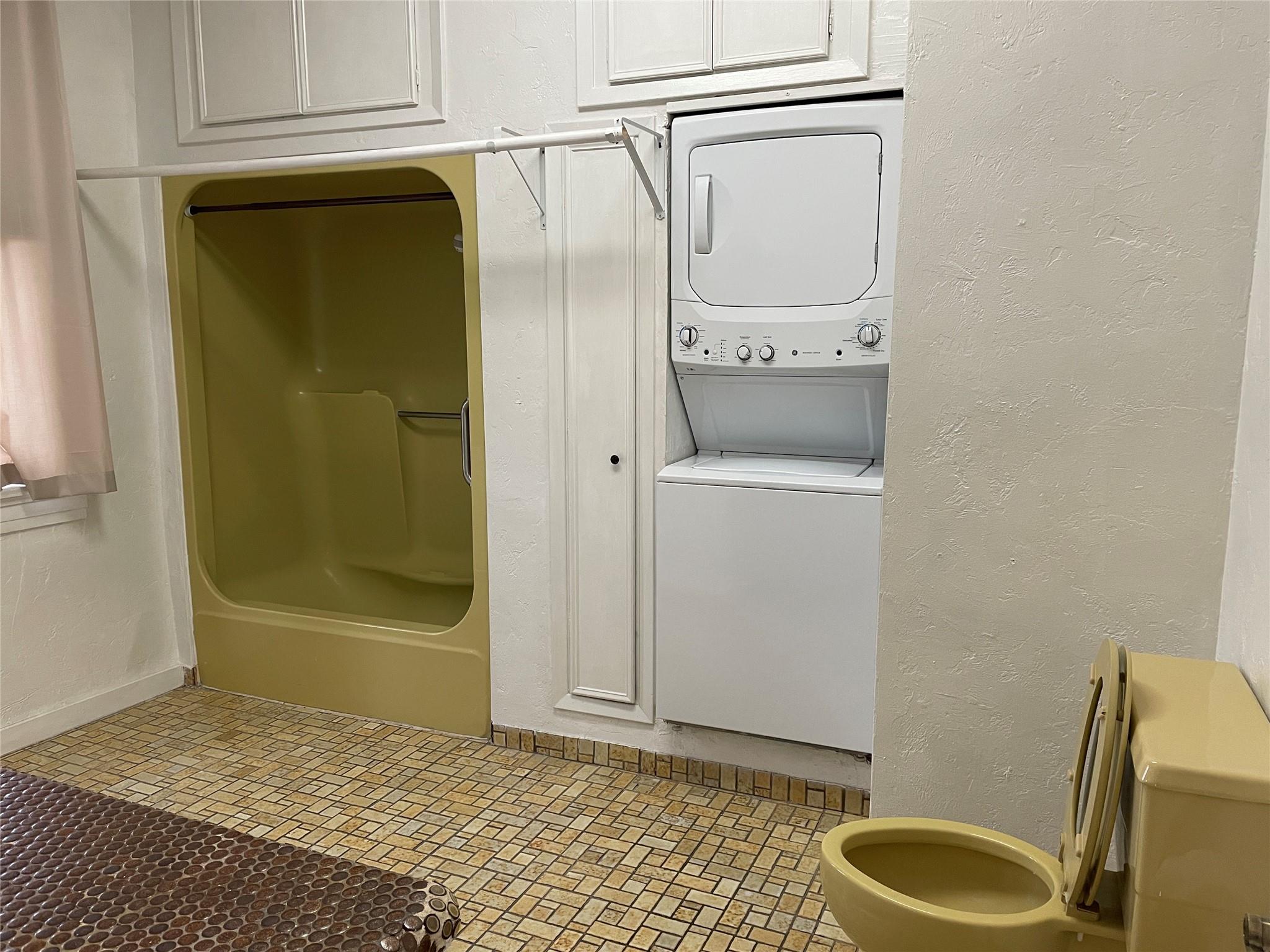 2104 Strand Street 4s Property Photo 9