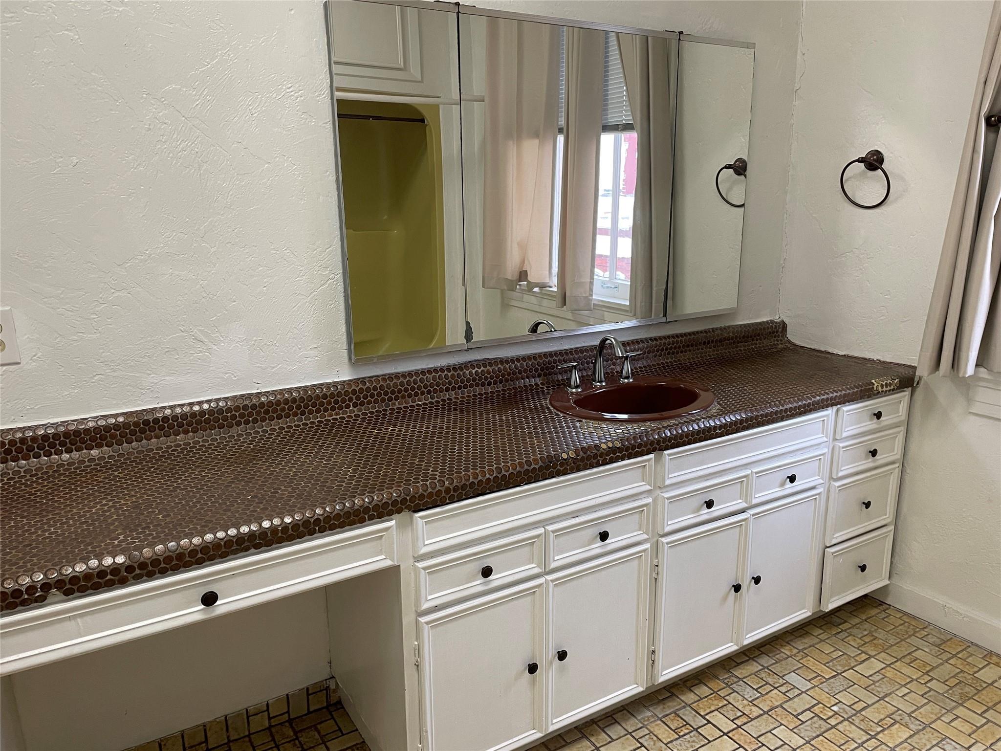 2104 Strand Street 4s Property Photo 10