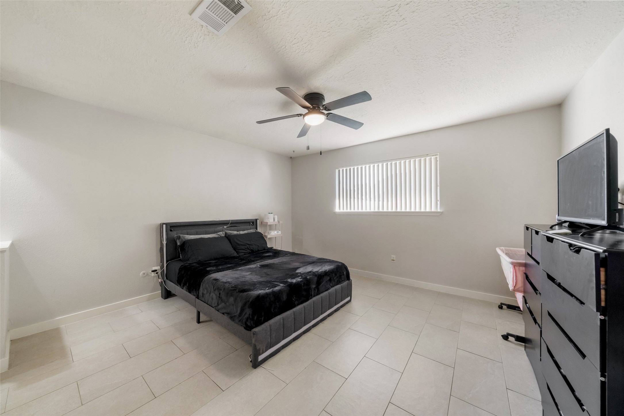 5850 Fallengate Drive Property Photo 16