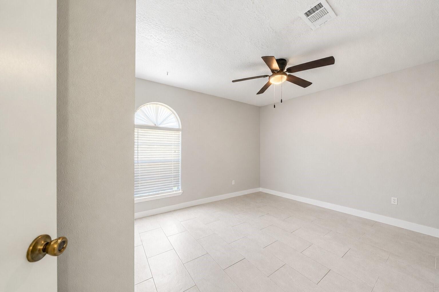 5850 Fallengate Drive, Spring Tx 77373 Property Photo 18