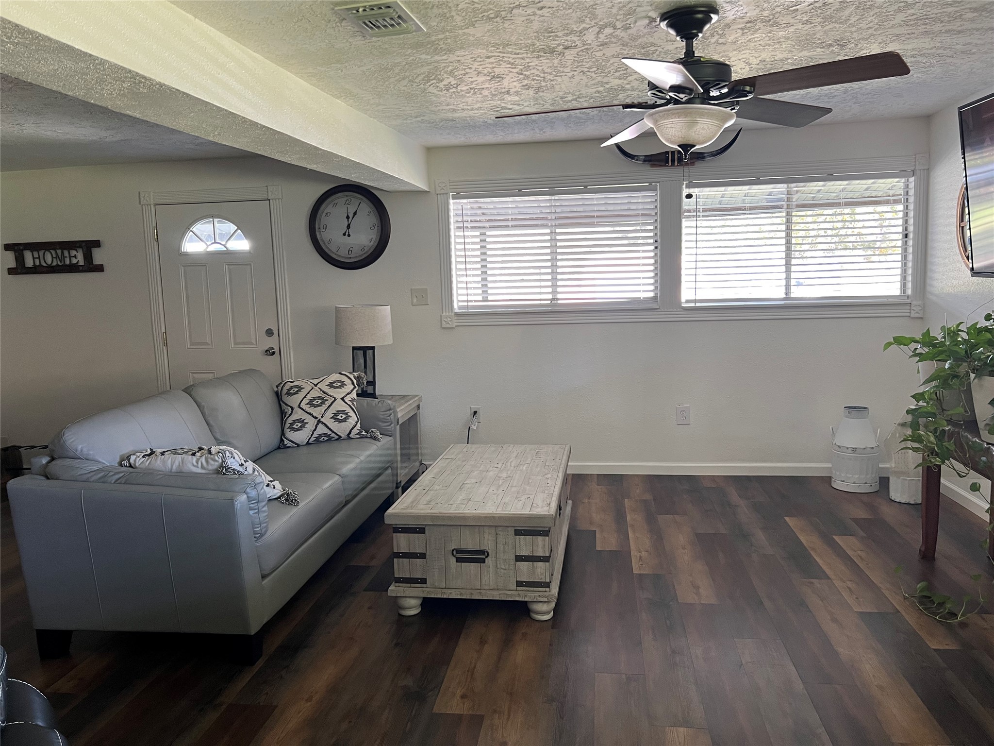 2723 Fm 1010 Road Property Photo 4