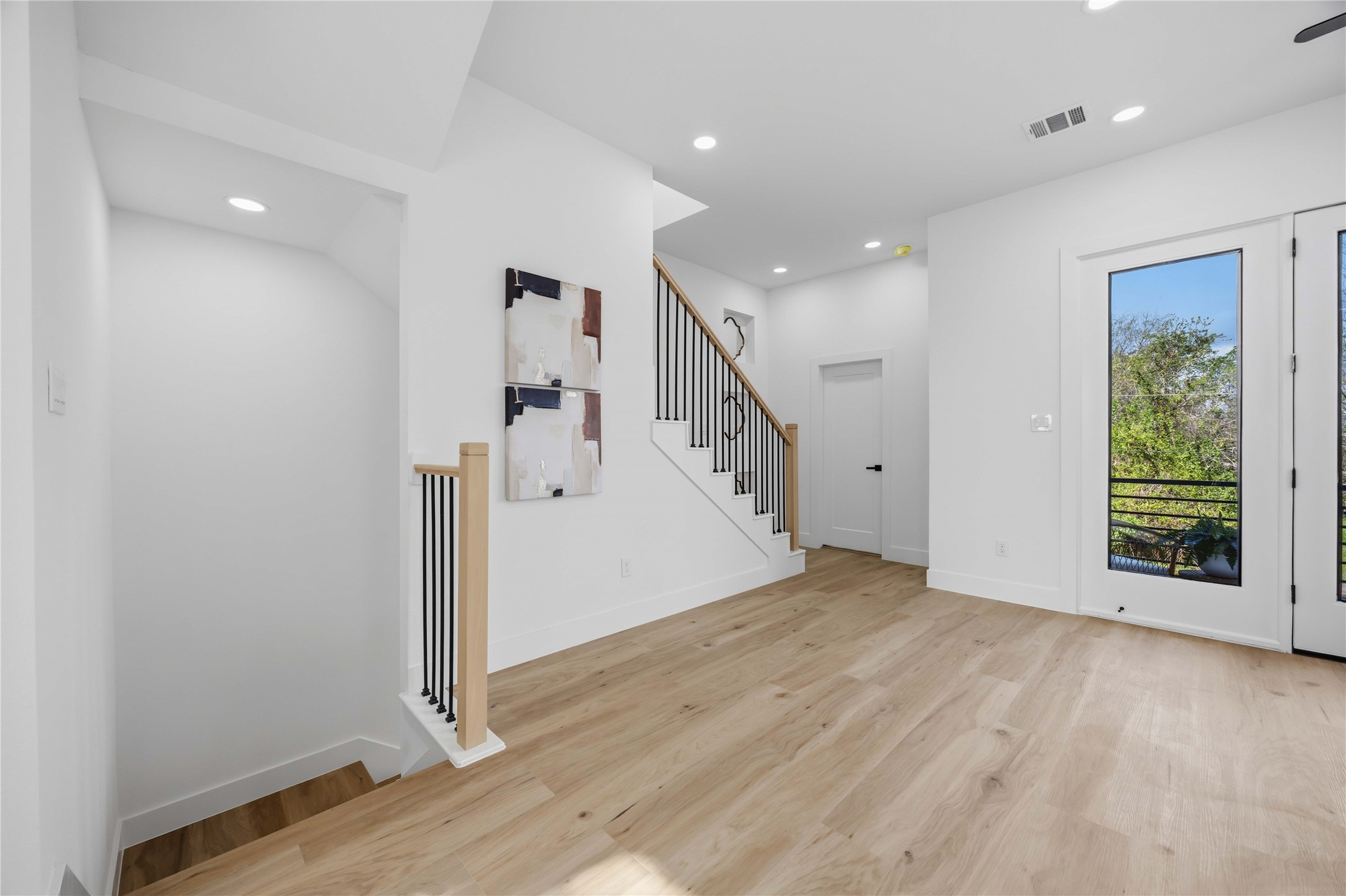 2010 Yates Street Property Photo 20