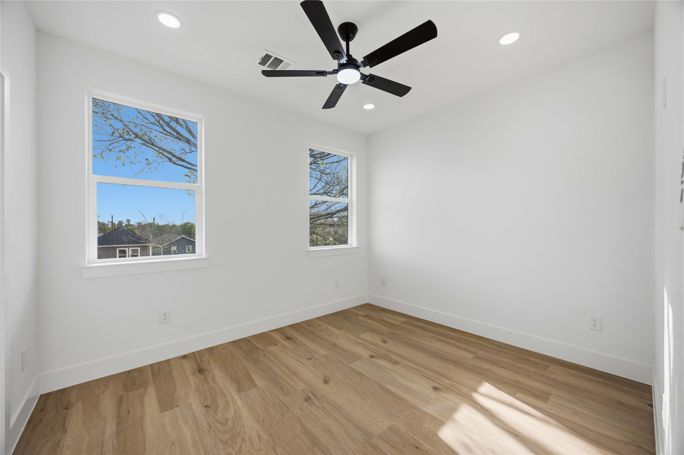 2010 Yates Street Property Photo 29