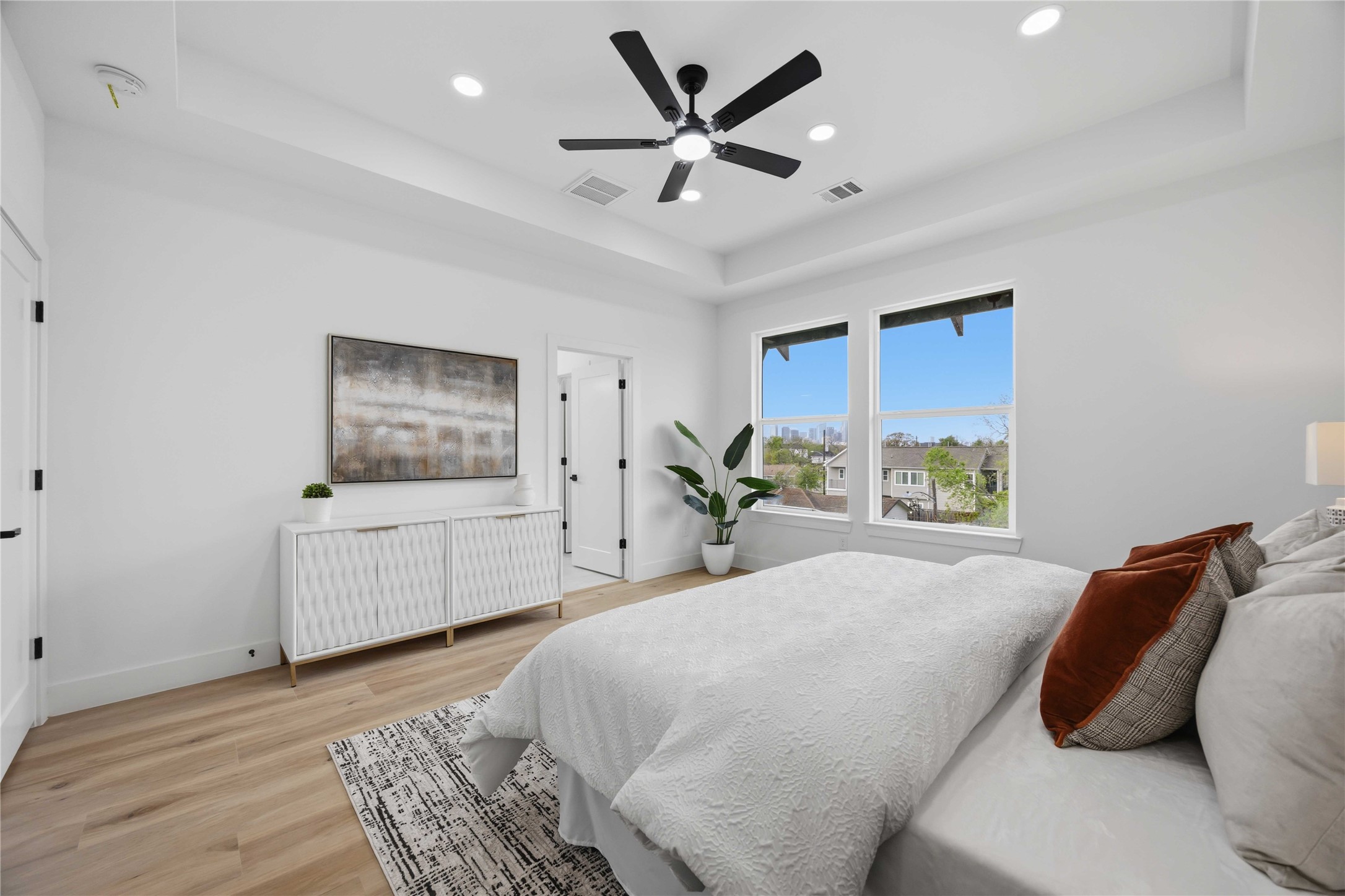 2010 Yates Street Property Photo 34