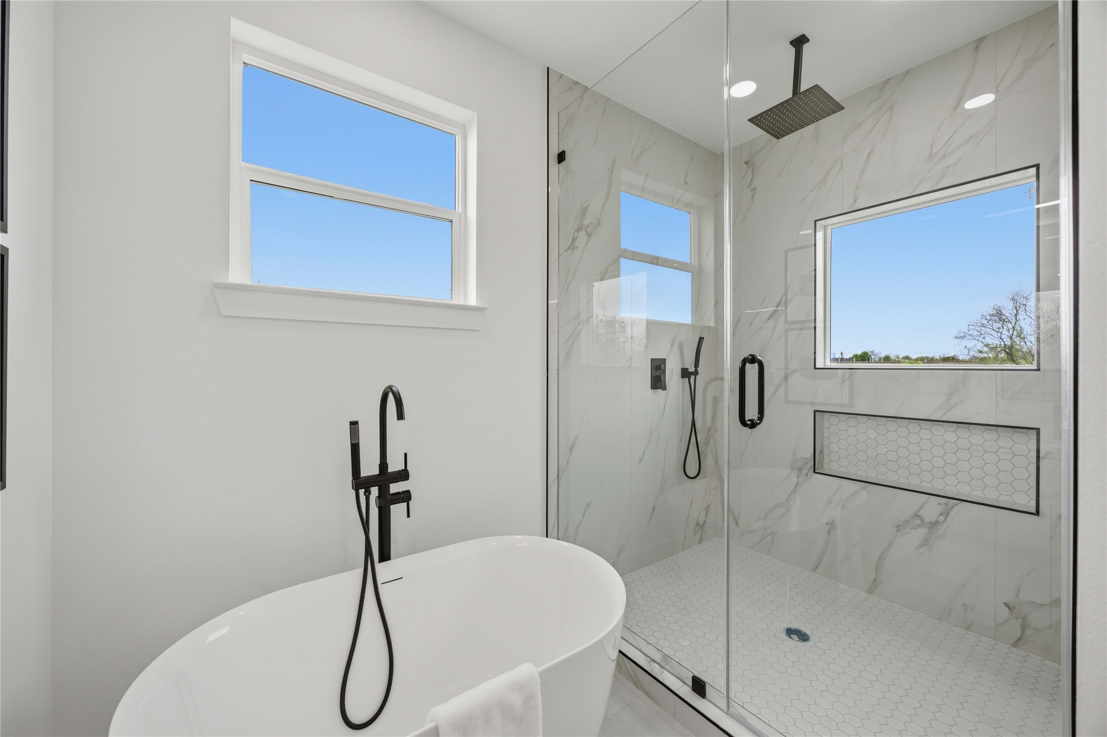 2010 Yates Street Property Photo 42