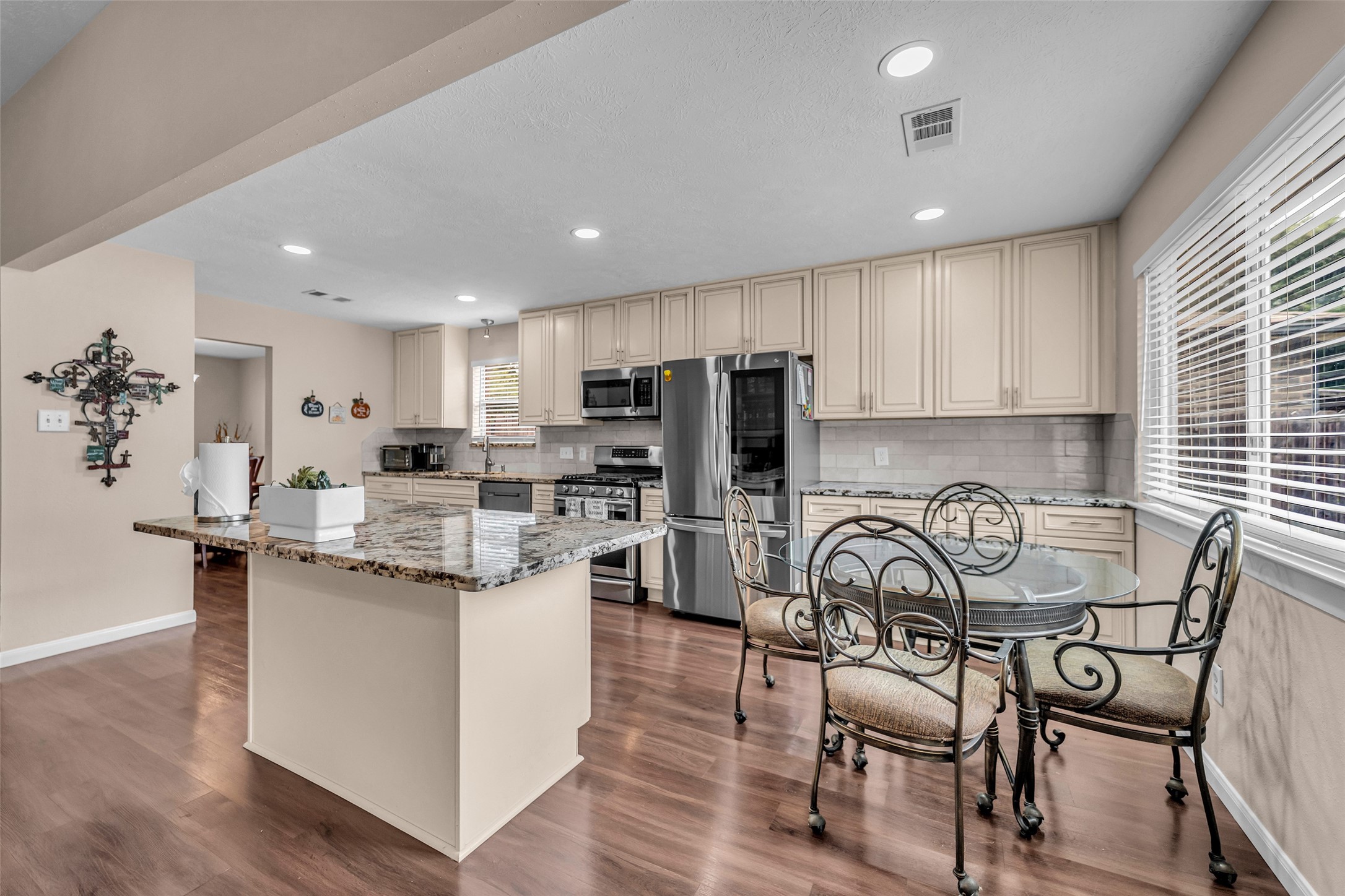 5341 Town Park Boulevard Property Photo 10