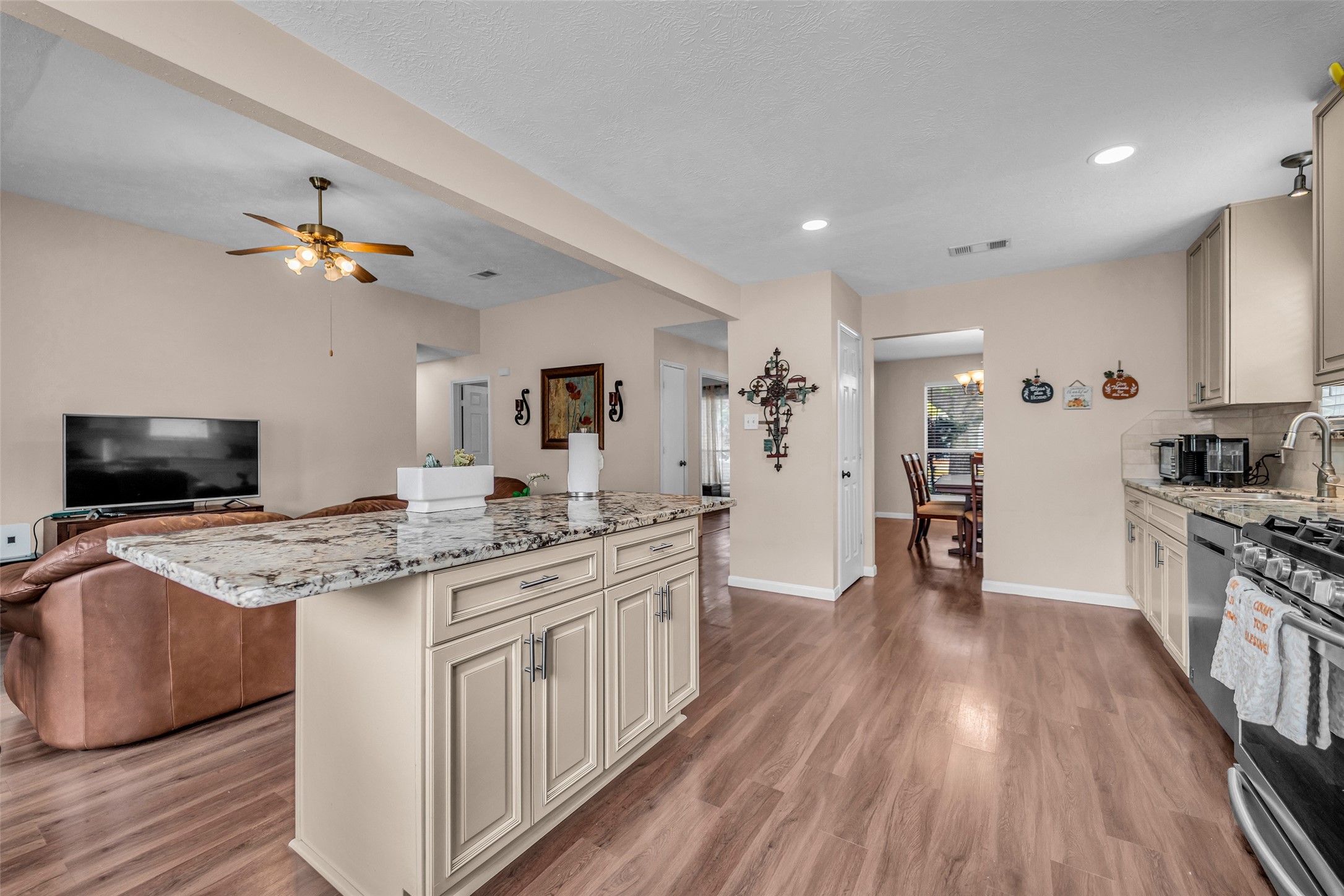 5341 Town Park Boulevard Property Photo 11