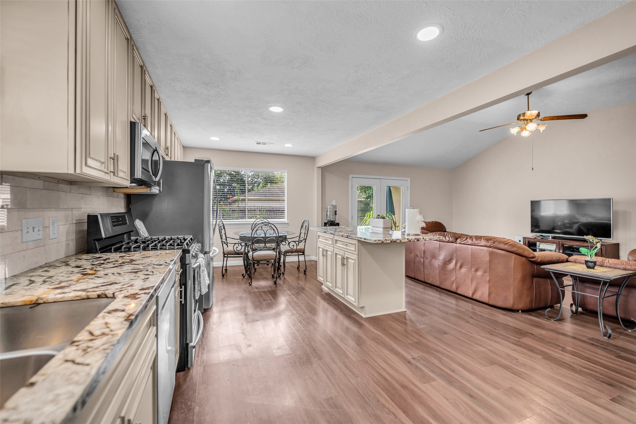 5341 Town Park Boulevard Property Photo 12