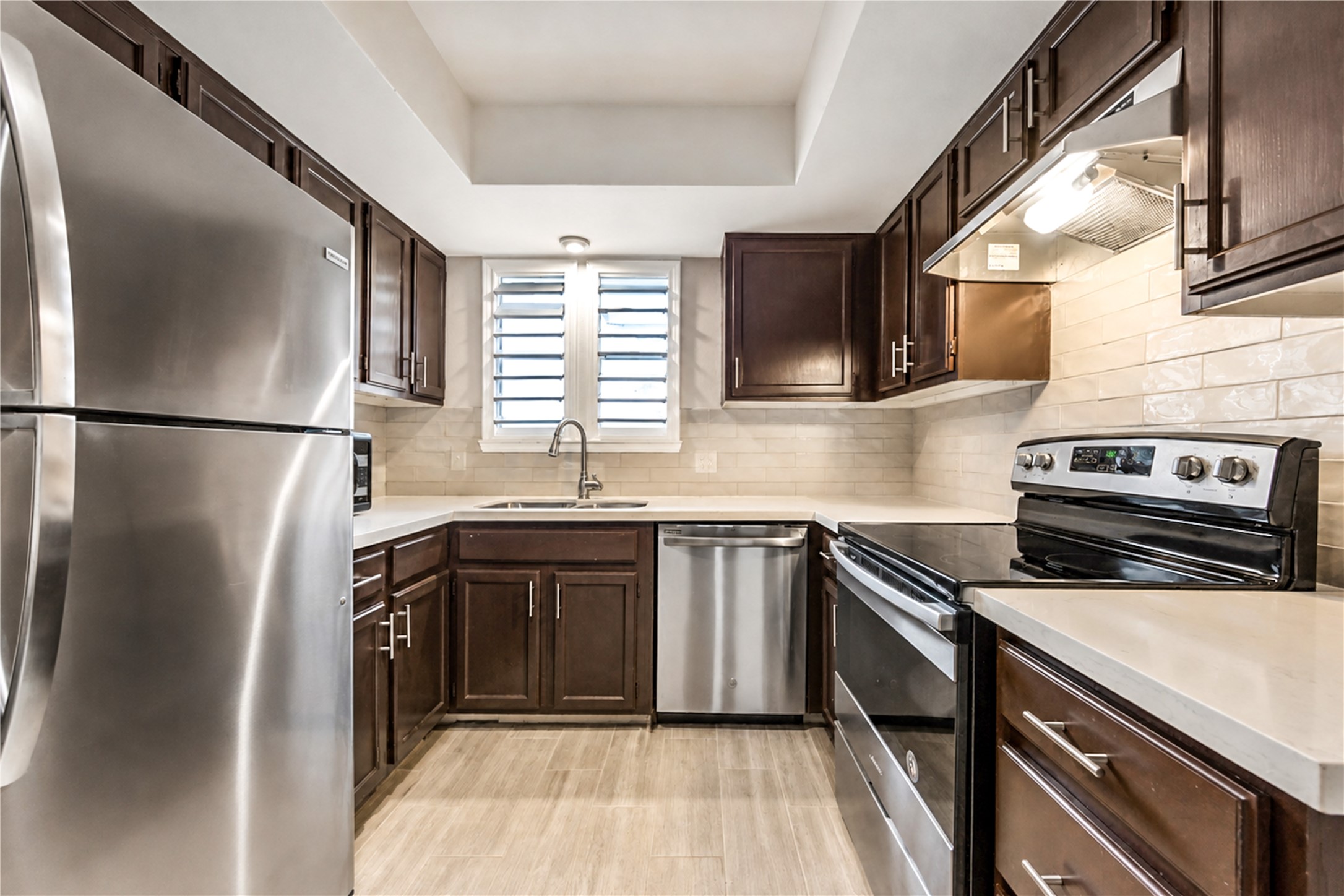 2611 Yorktown Lane Property Photo 4