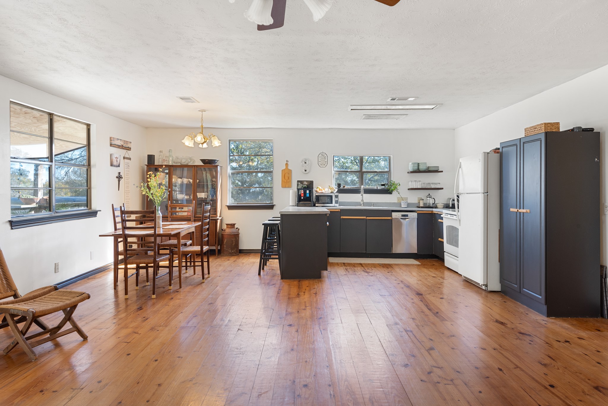 110 Birch Forest Drive Property Photo 13