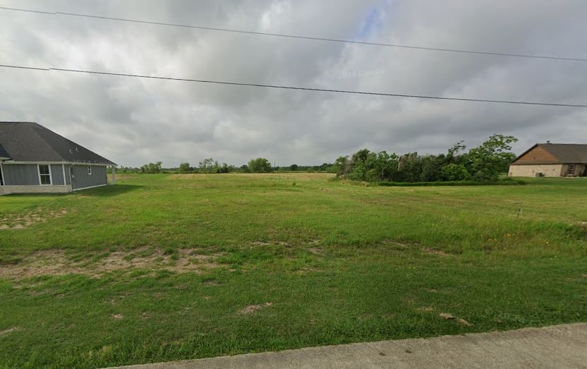 725 Buffalo Trail Property Photo 2