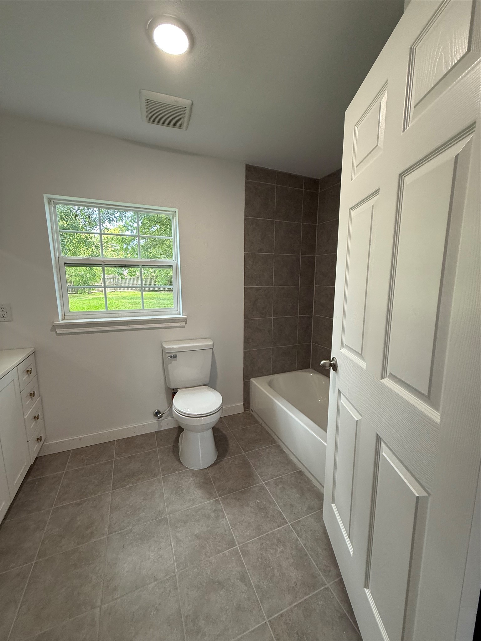 324 E Wilkins Street Property Photo 10