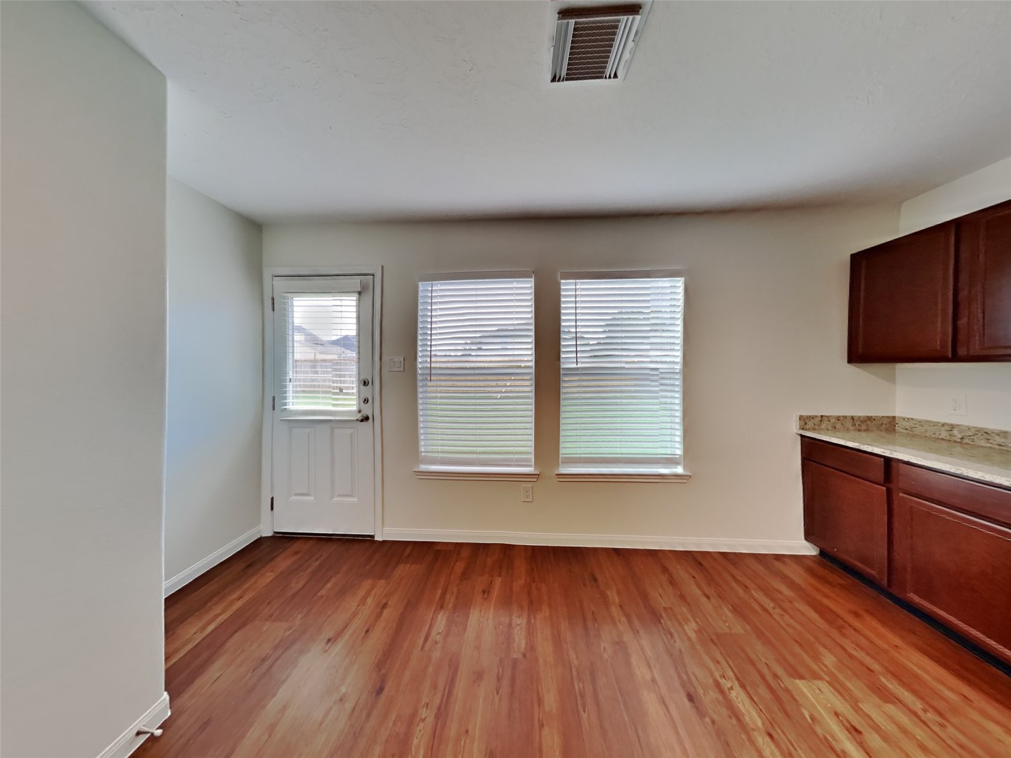 3906 Hawthorne Glen Court Property Photo 3
