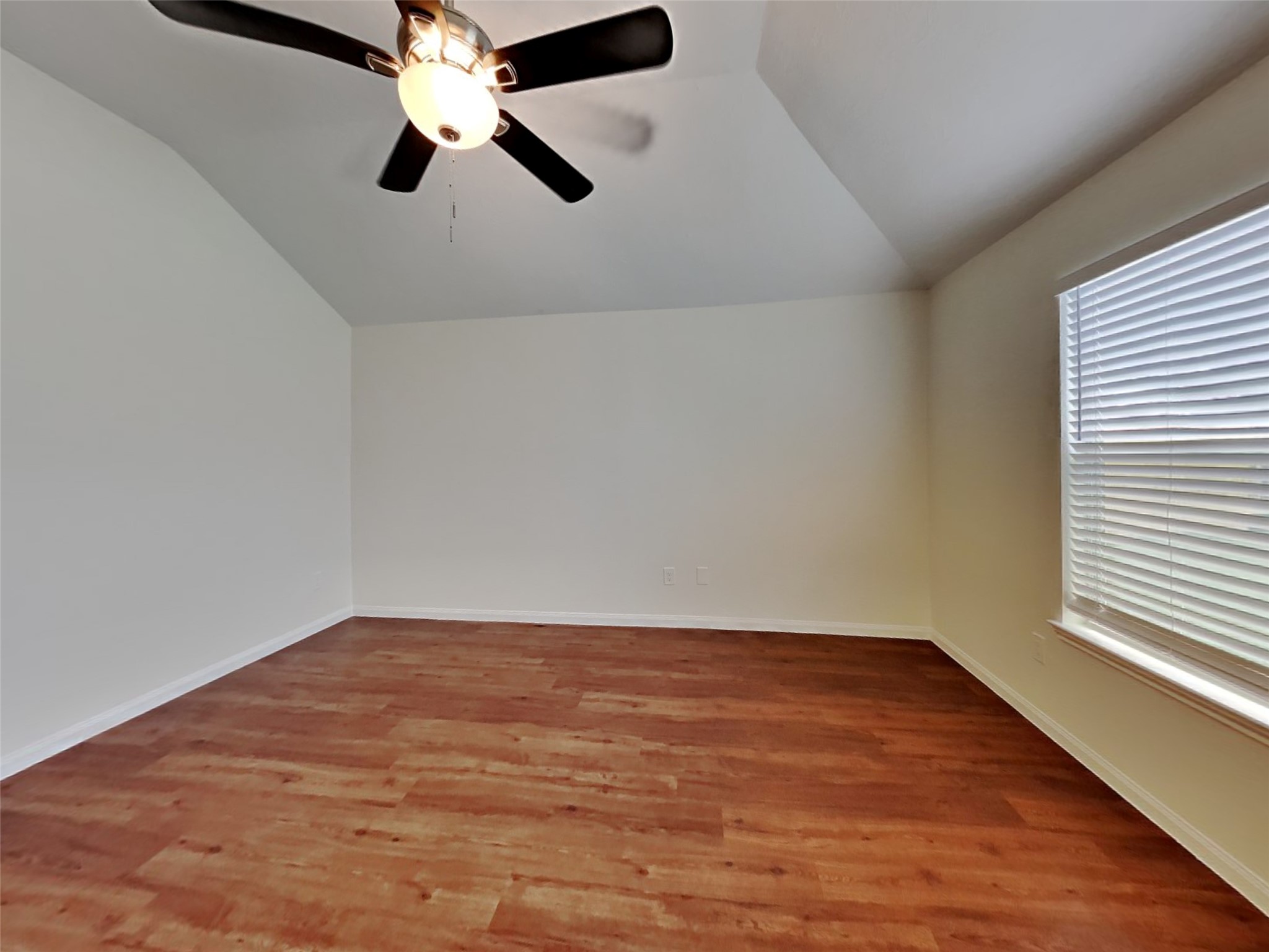 3906 Hawthorne Glen Court Property Photo 6