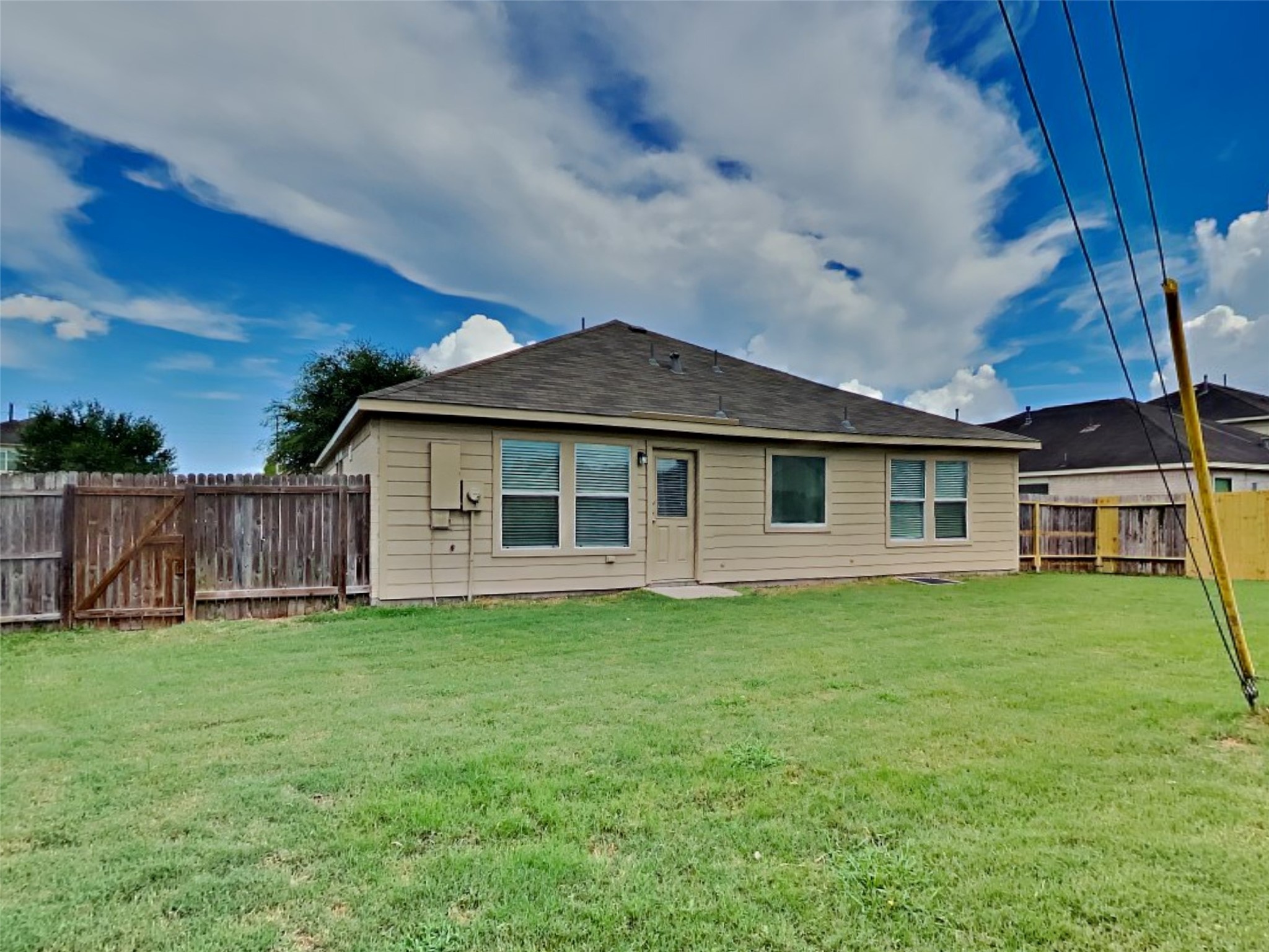 3906 Hawthorne Glen Court Property Photo 14