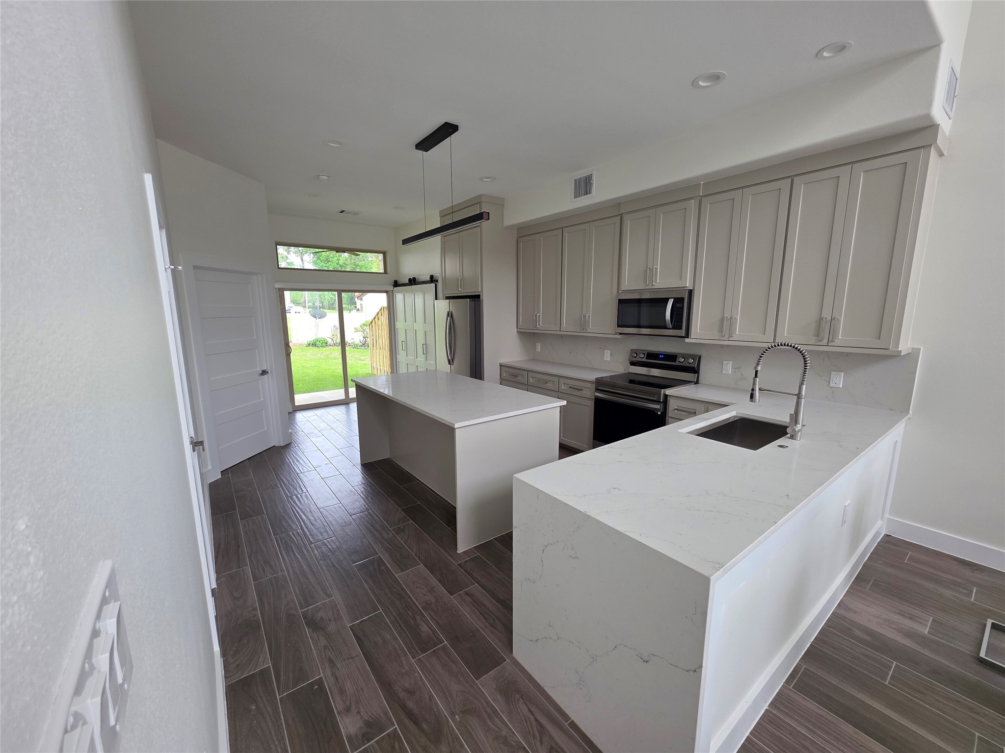 12255 Trail Hollow Drive Property Photo 3