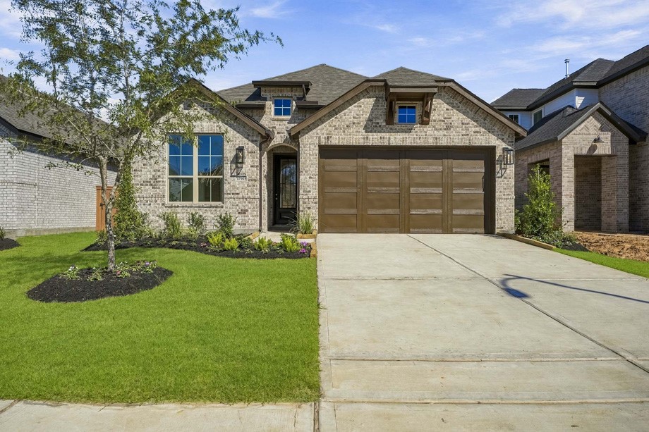 17915 Oakwood Stream Drive Property Photo 1