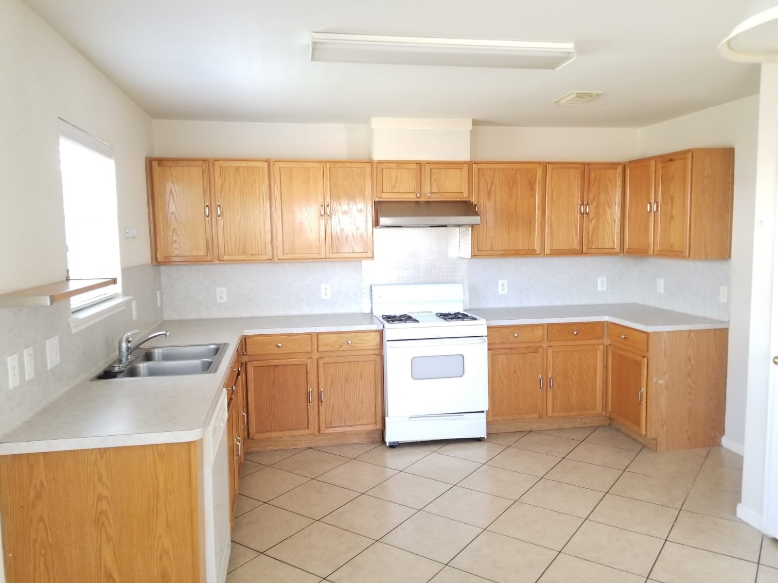 3526 Lexington Common Property Photo 7
