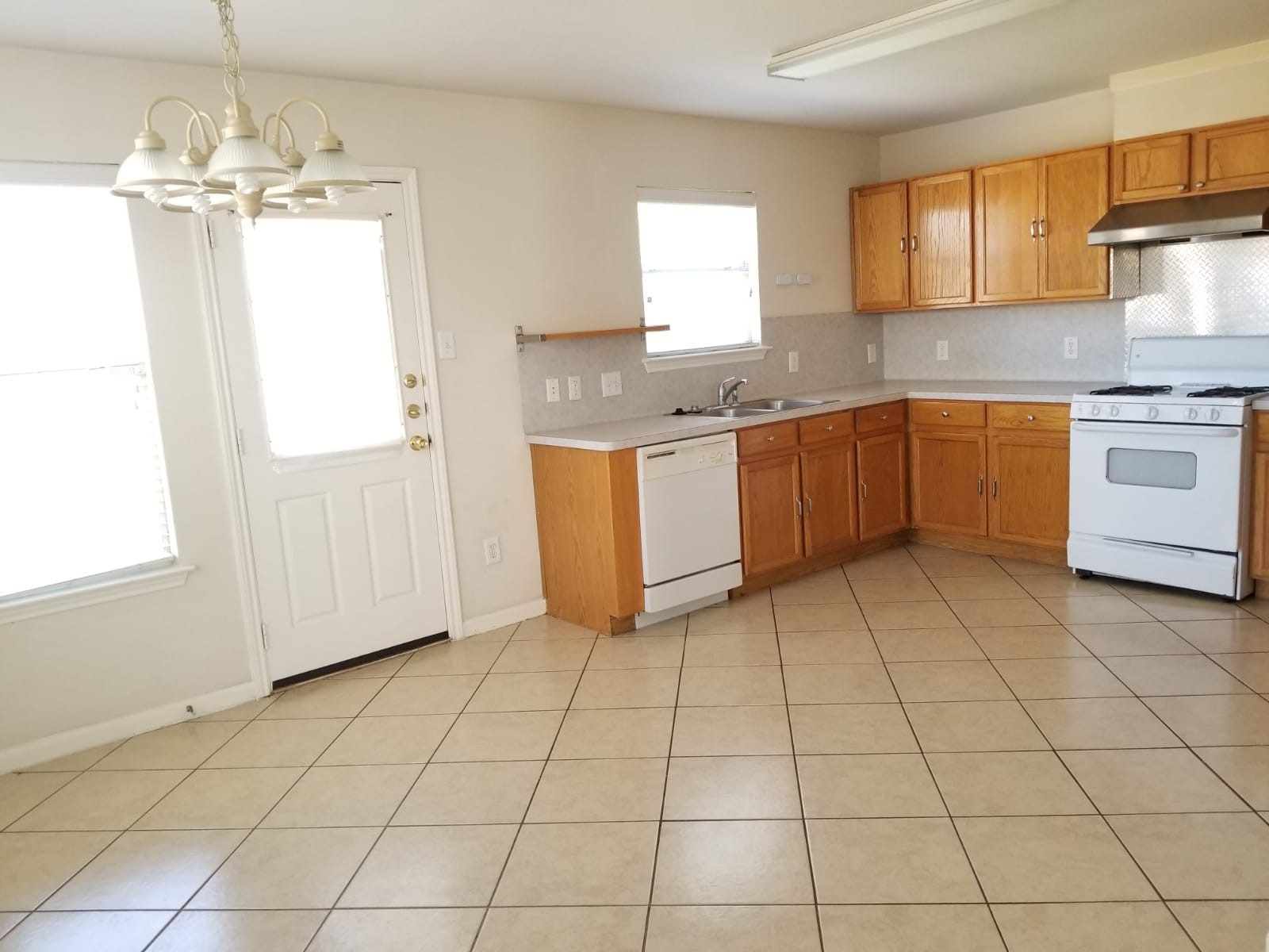 3526 Lexington Common Property Photo 8