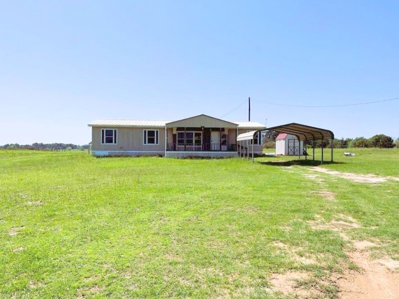 541 County Road 1855 Property Photo