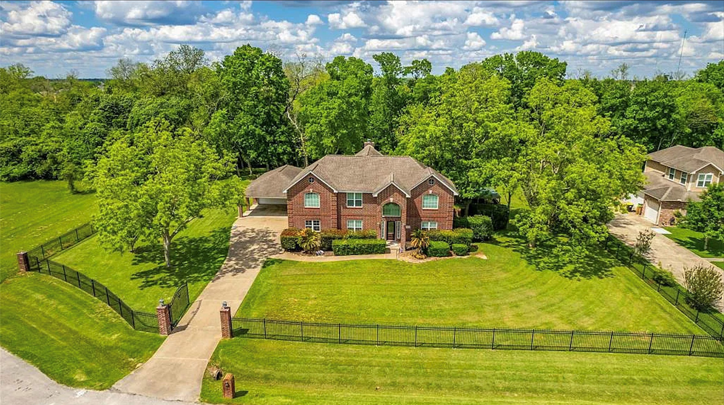 5434 Chinaberry Grove Property Photo 1